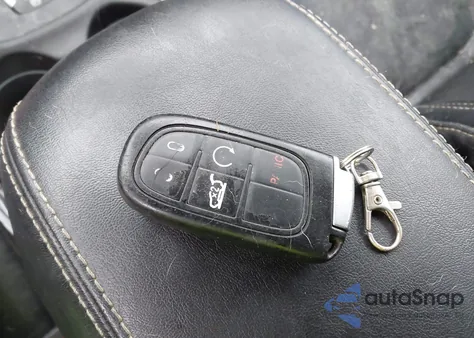 2017 Jeep Cherokee Limited 4X4 z USA, uszkodzony, nr VIN 1C4PJMDS5HW659084